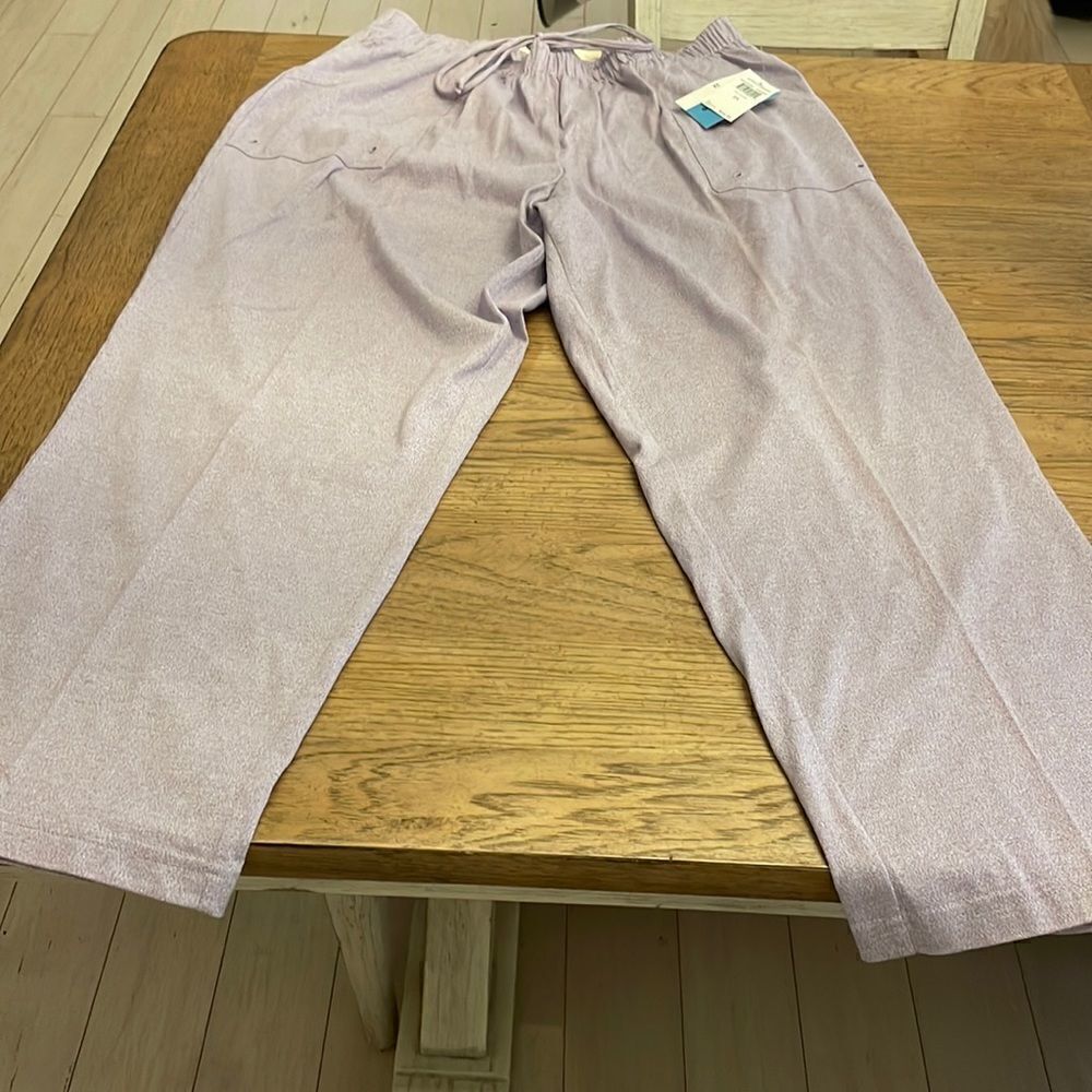 C. D. DANIELS LAVENDER KNIT DRAWSTRING PANTS WITH POCKETS.  NEW WITH TAGS